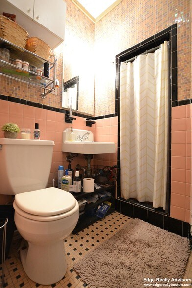 Building Photo - 5 Braemore Rd