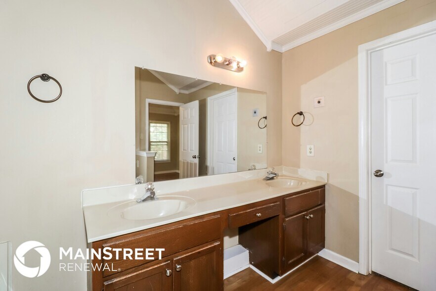 Building Photo - 1483 Wood Trail Cir