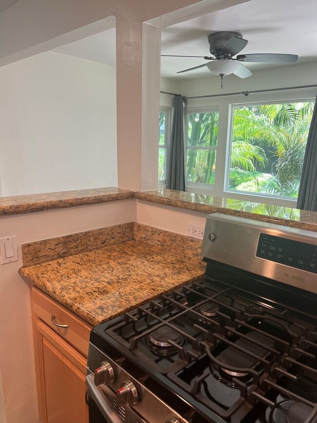Building Photo - Charming Cottage in North Park!