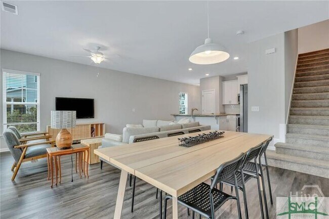 Building Photo - 116 Ainsdale Dr