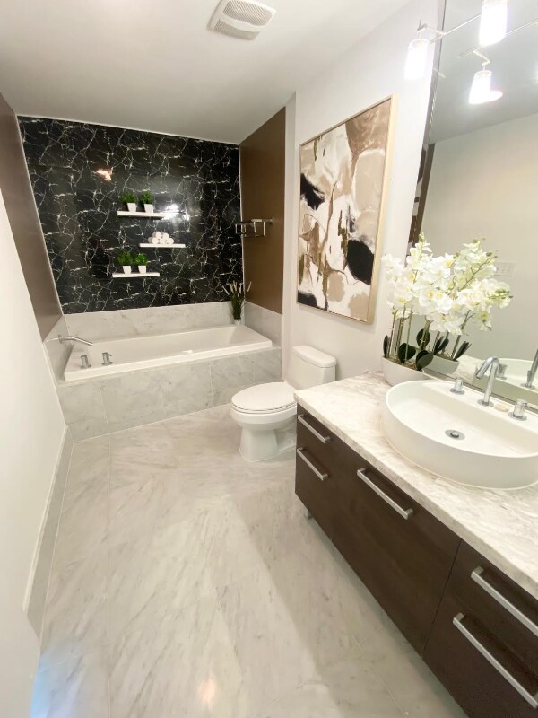 Building Photo - 244 Biscayne Blvd