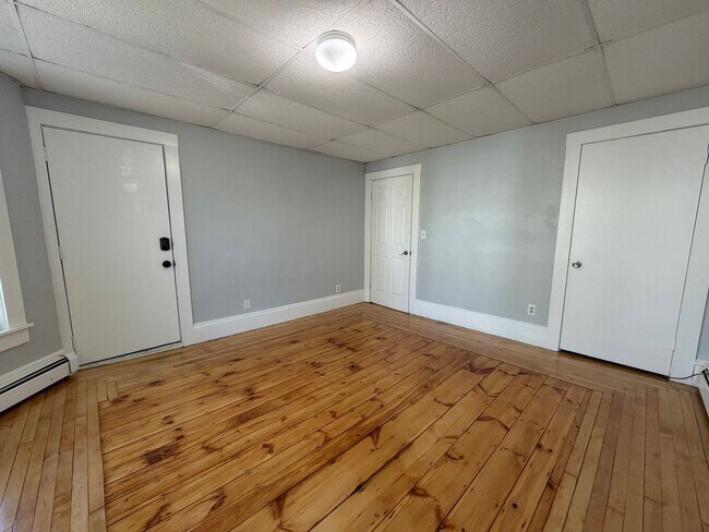 Building Photo - 93 Bellevue Ave
