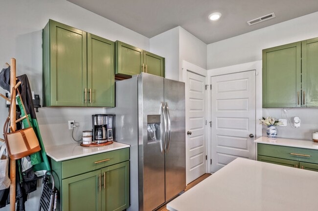 Building Photo - 1006 Baltusrol Ln