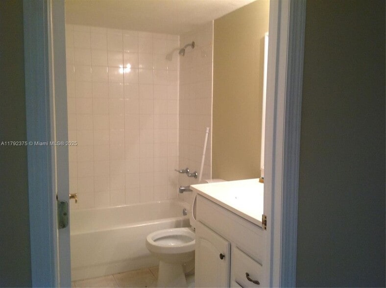 Building Photo - 1921 Woolbright Rd