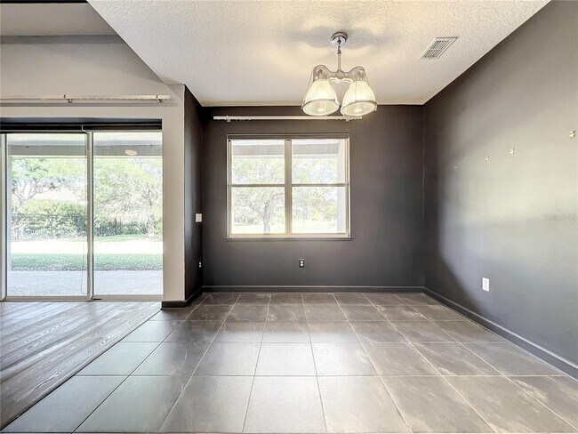 Building Photo - 10041 Oak Quarry Dr