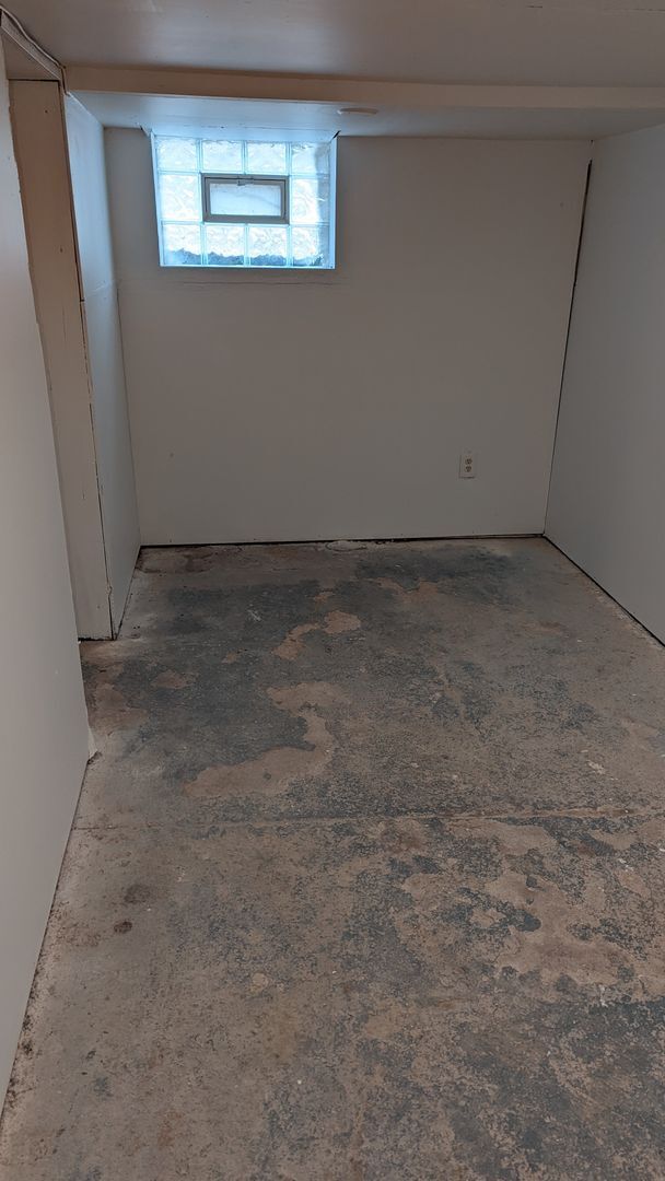 Building Photo - Spacious 2-Bedroom Home Available NOW!