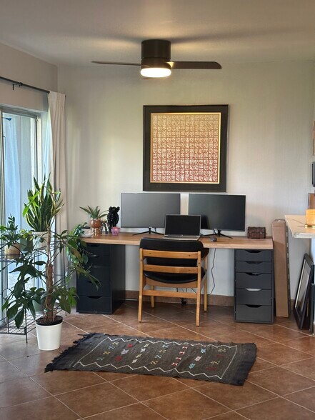 Building Photo - 132 W America St