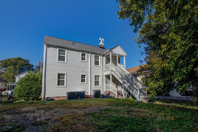 Building Photo - 1135 Jackson Ave