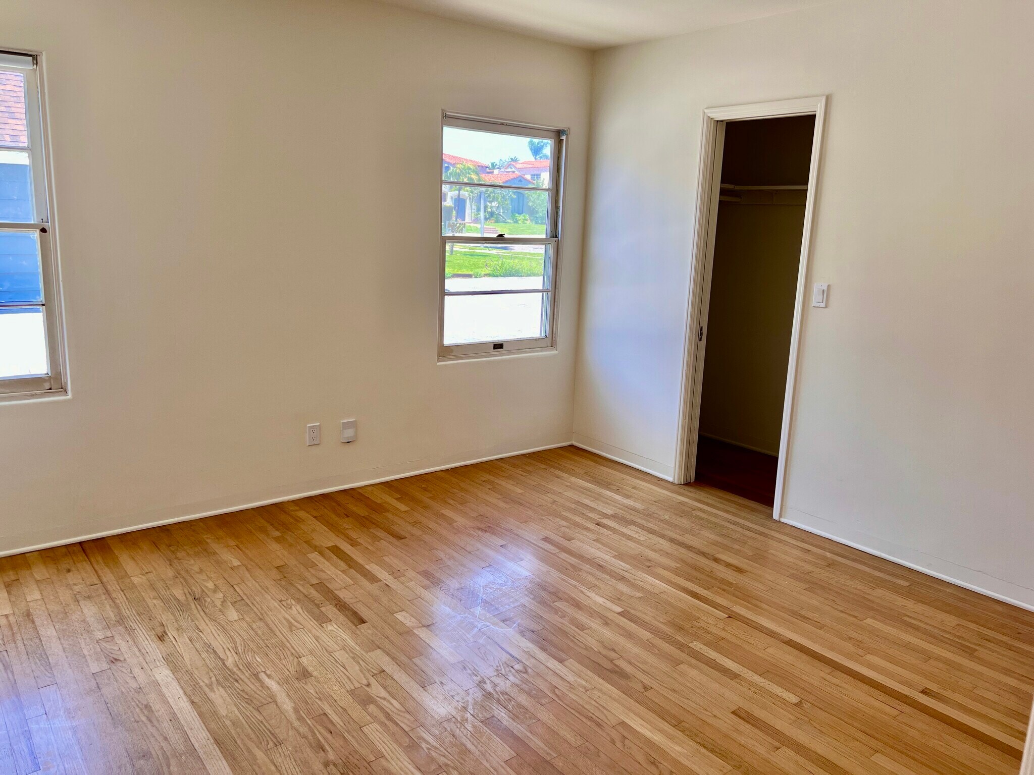 Building Photo - 4211 Ridgeway Dr