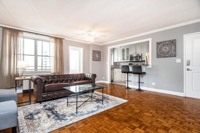 Primary Photo - 300 W Peachtree St NW