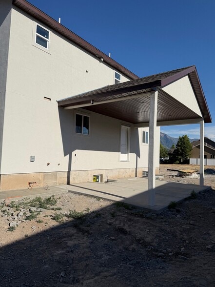Building Photo - 266 S 1400 W