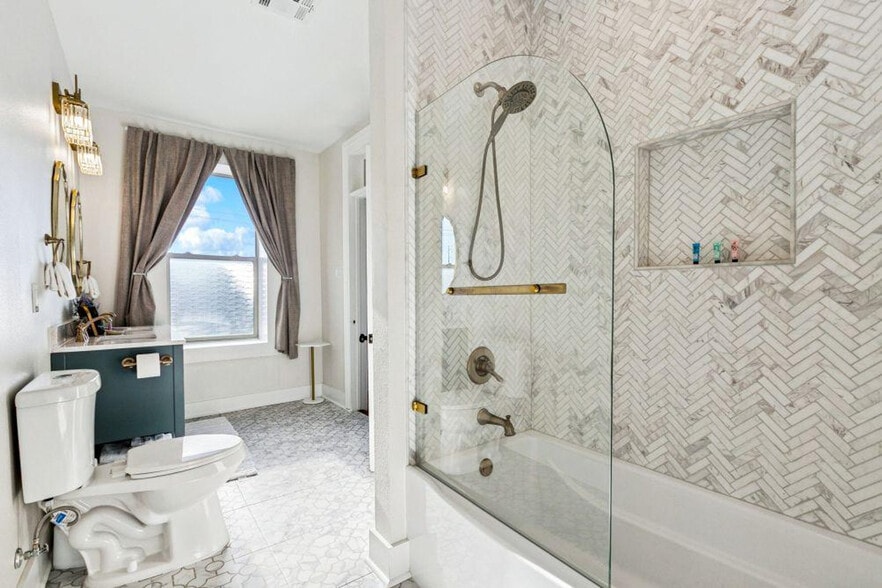 Building Photo - 1725 Robert C. Blakes Sr. Dr