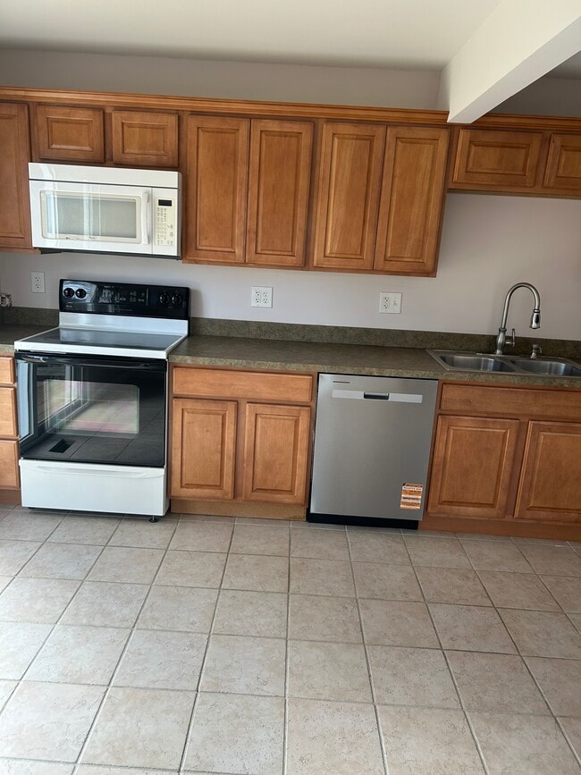 Building Photo - 3573 Moultree Pl