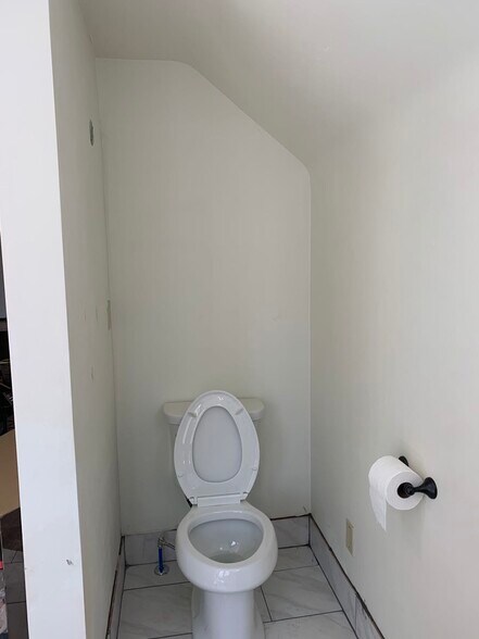 Building Photo - 32 Gertrude Ave