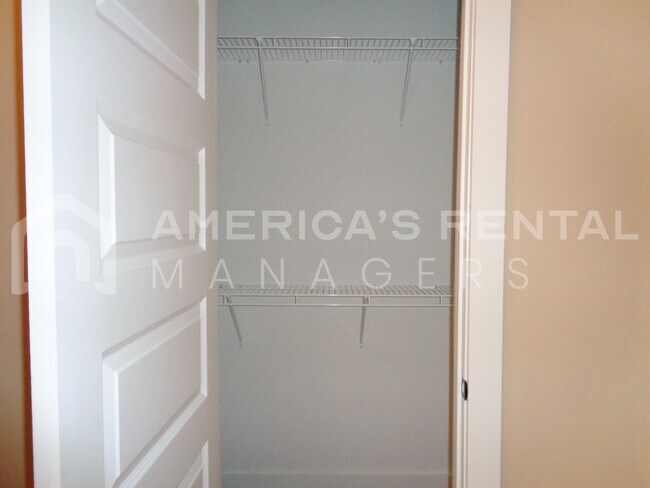 Building Photo - DEPOSIT PENDING!!! Town Home in Gardendale...
