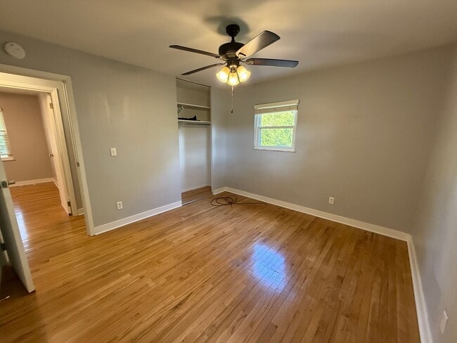 Building Photo - Bi-Level House for Rent in Ellettsville, IN