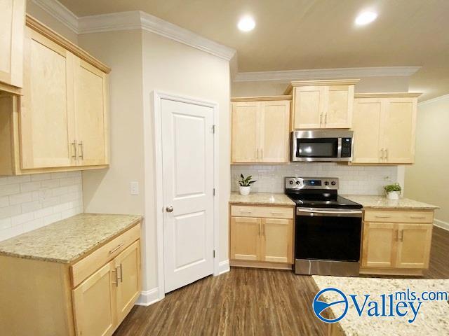 Building Photo - 110 Pointe Haven Ct