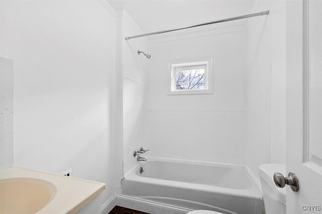 Building Photo - 811 1st N St