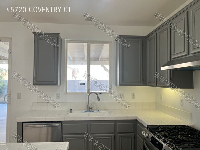 Building Photo - 45720 Coventry Ct.