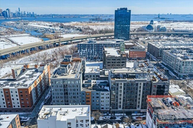 Building Photo - 424 Whiton St