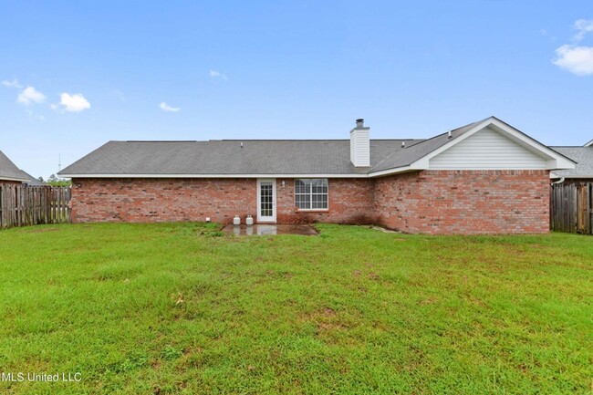 Building Photo - Charming Home In St Martin