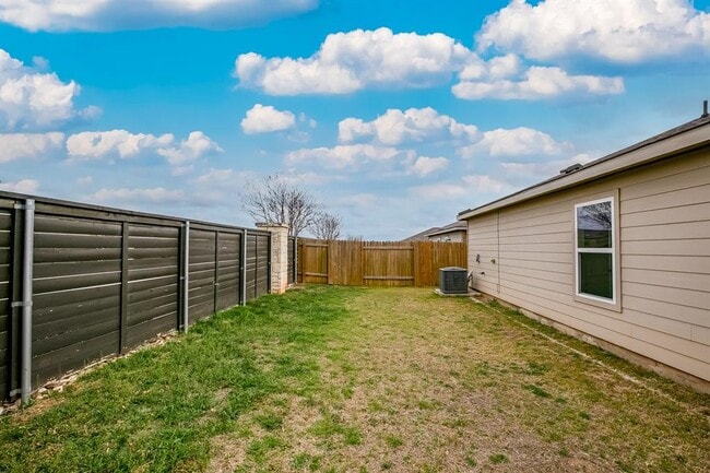 Building Photo - 149 Proclamation Ave