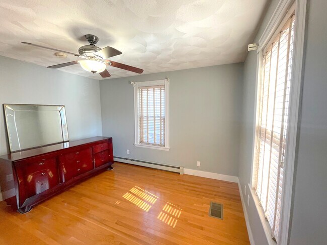 Building Photo - 112 Boston Ave