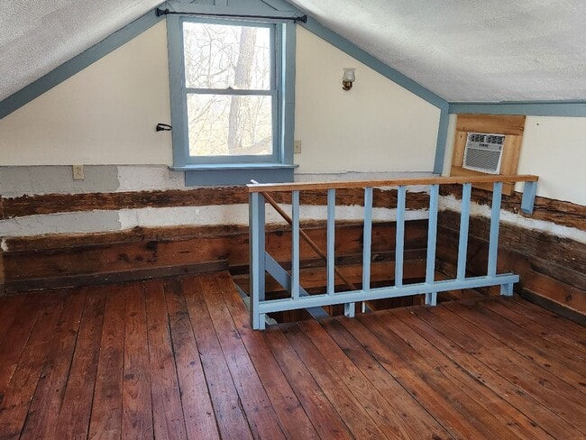 Building Photo - Writer's Retreat is a sweet rustic log cabin with 1 BR, 1 Ba located 4 miles from Lexington.