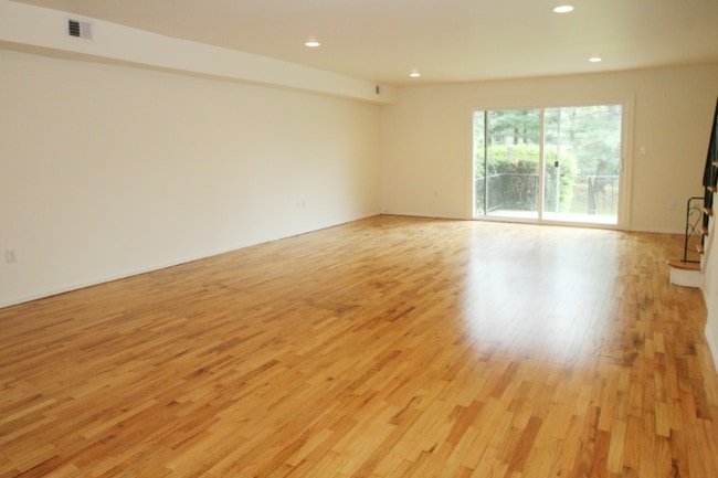 Building Photo - 1 Carriage Way