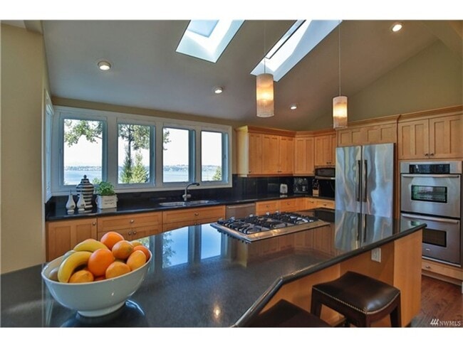 Building Photo - 4bd/3.5ba Kirkland House