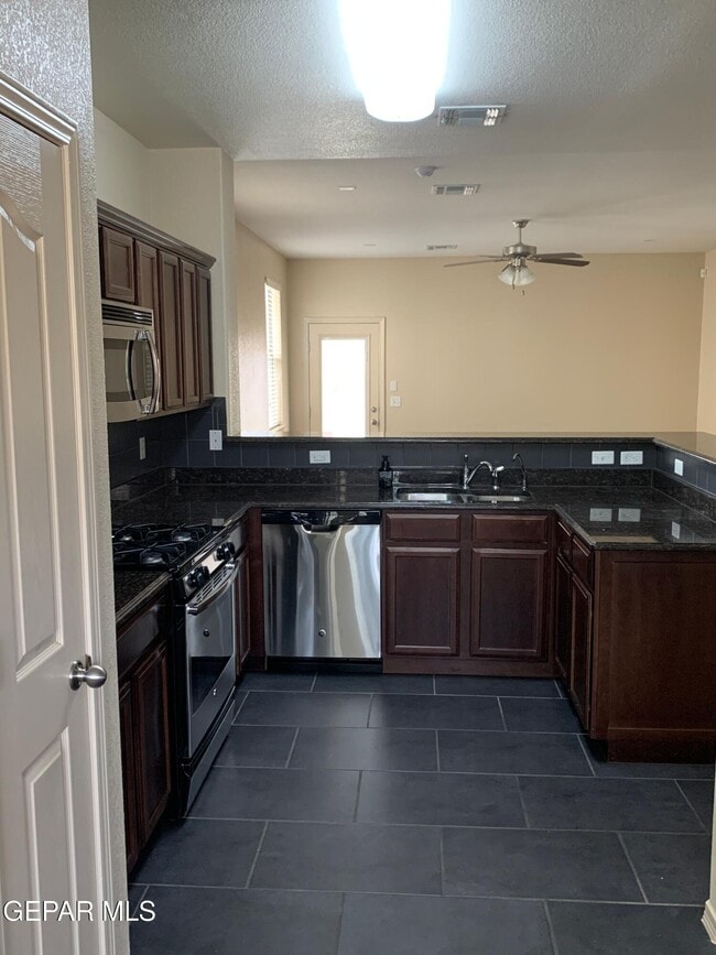 Building Photo - 14692 Oldenberg Ct