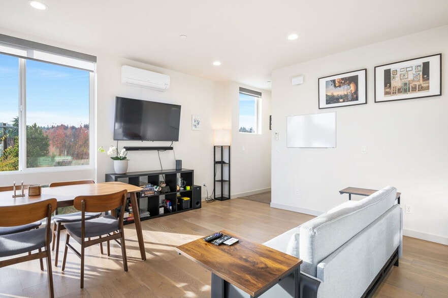 Building Photo - 3900 NW Leary Wy