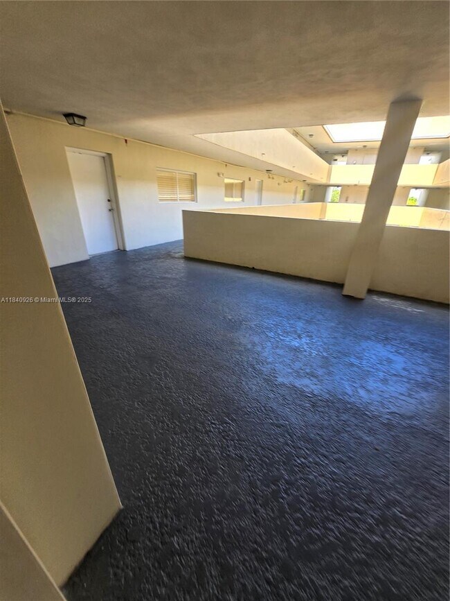 Building Photo - 2647 NW 25th Ave