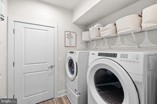 Building Photo - 102 St Ives Pl