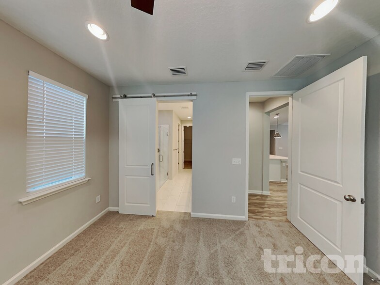 Building Photo - 2862 Alpin Dr