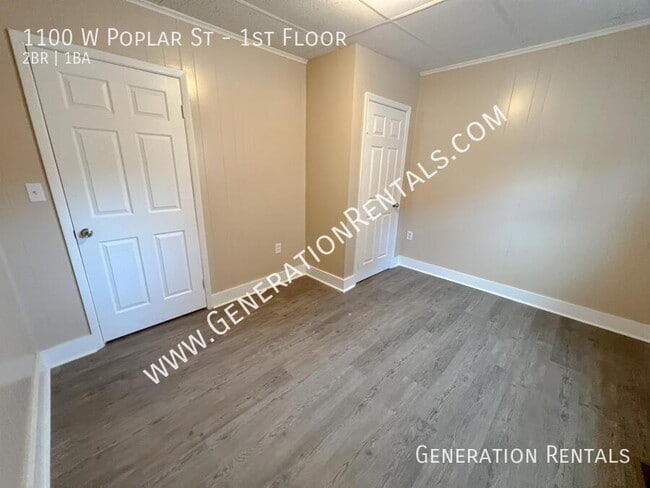 Building Photo - 1100 W Poplar St