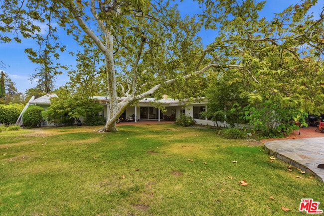 Building Photo - 4401 Nogales Dr