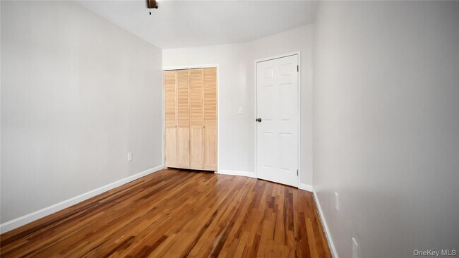 Building Photo - 3610 Baychester Ave