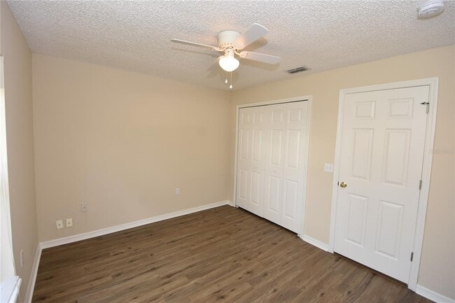 Building Photo - 6 Zither Ct