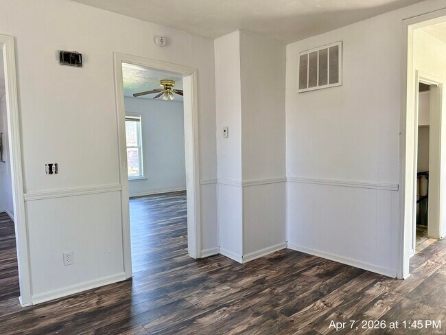 Building Photo - 131 W Lordeman St