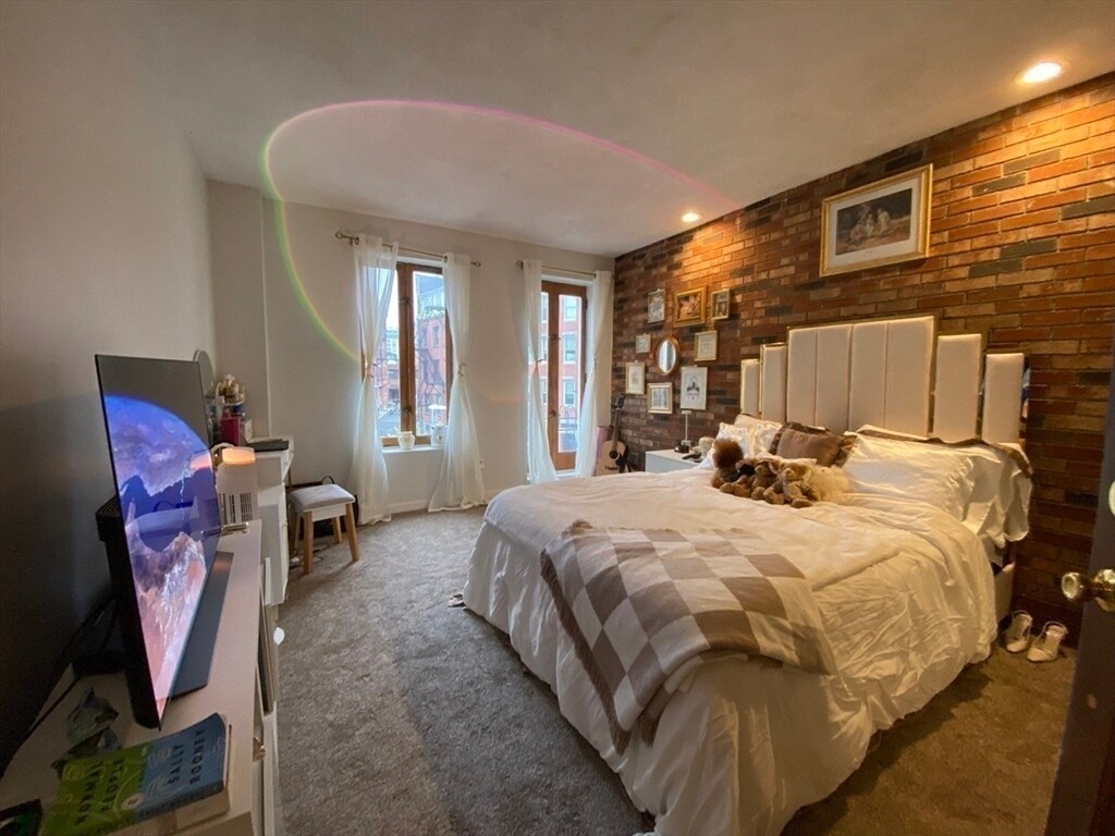 Building Photo - 103 Charter St