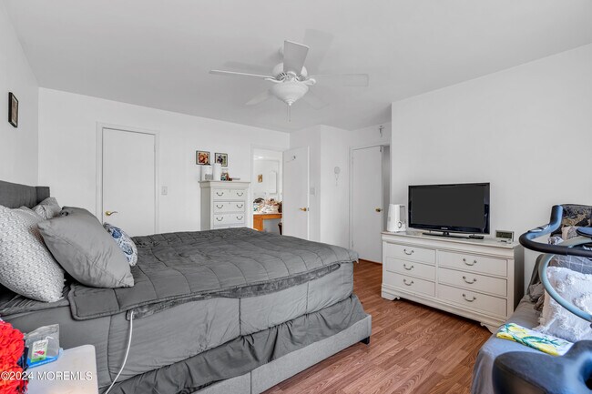 Building Photo - 237 Paddington Ct