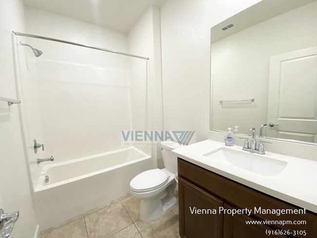 Building Photo - 9184 Osterville Dr