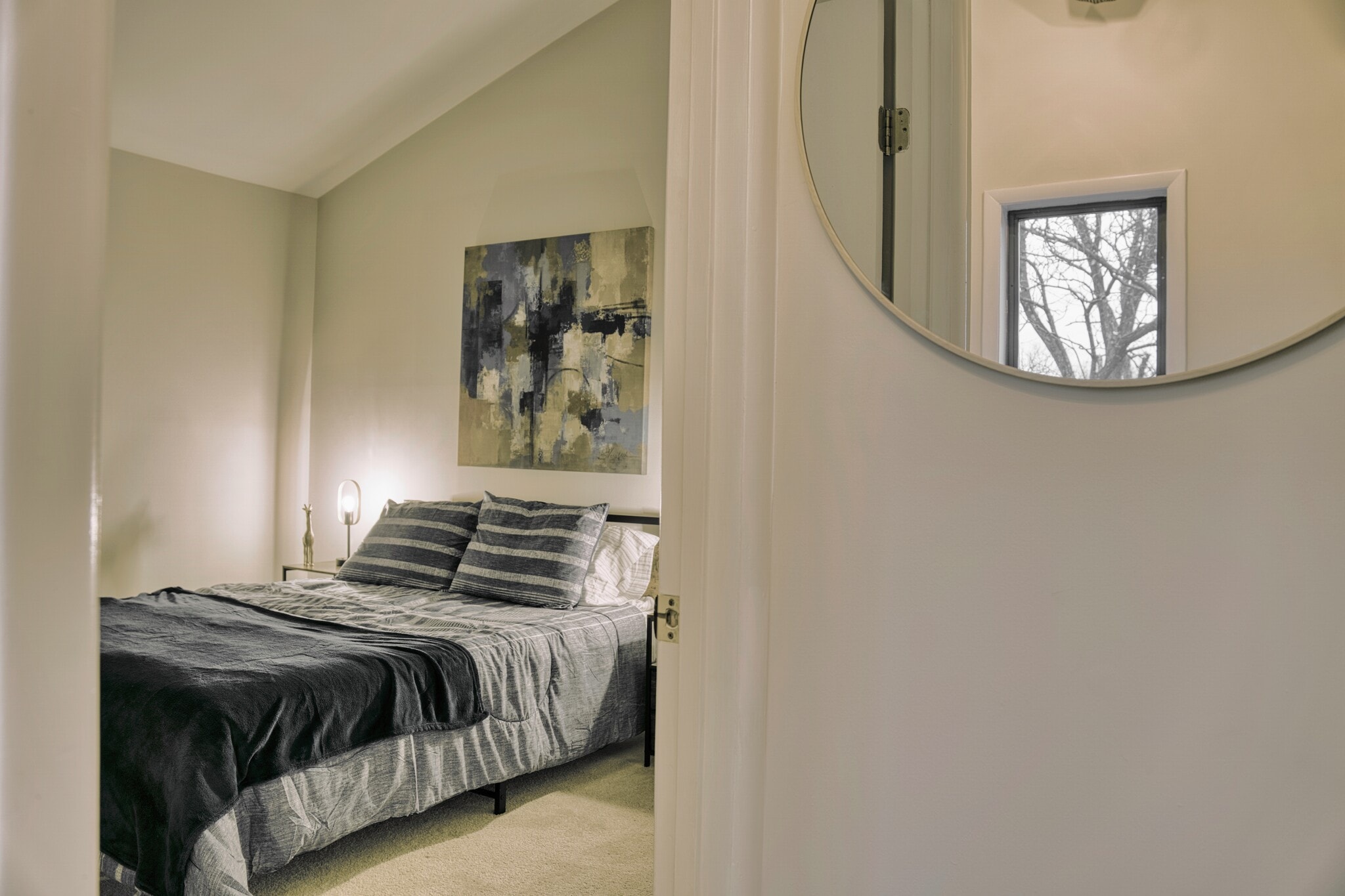 Master Bed - 2430 Grandview Ave