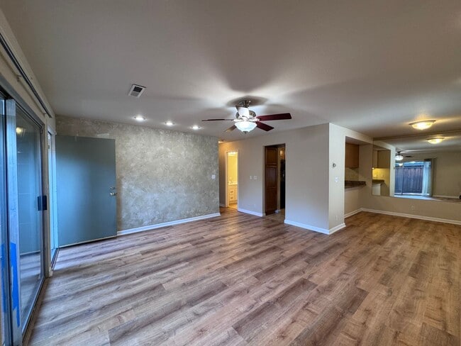 Building Photo - 5572 Magnolia Terrace