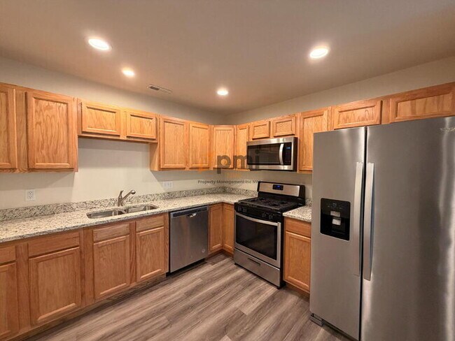 Building Photo - 122-124-124 Park Ave