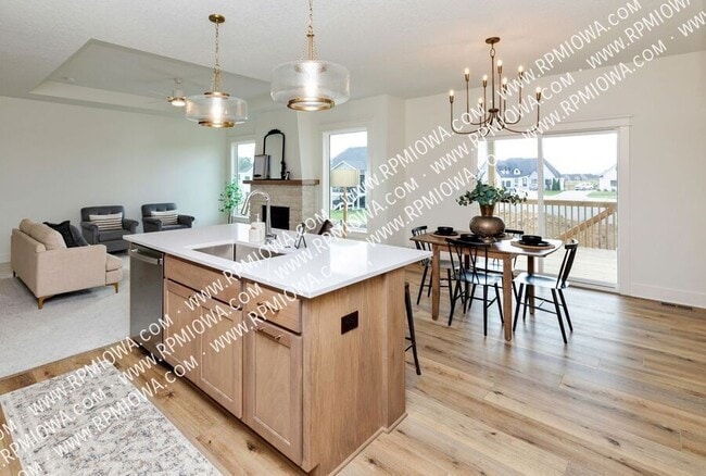 Building Photo - 440 NW Ashley Cir