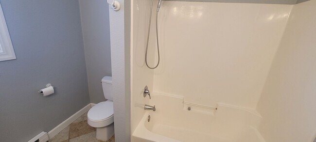 Building Photo - 3 Bedroom Single Floor House