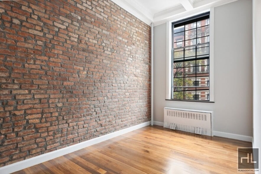 Building Photo - East 11th Street