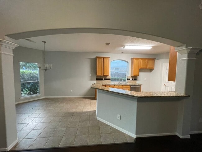 Building Photo - 9323 Willow Crossing Dr